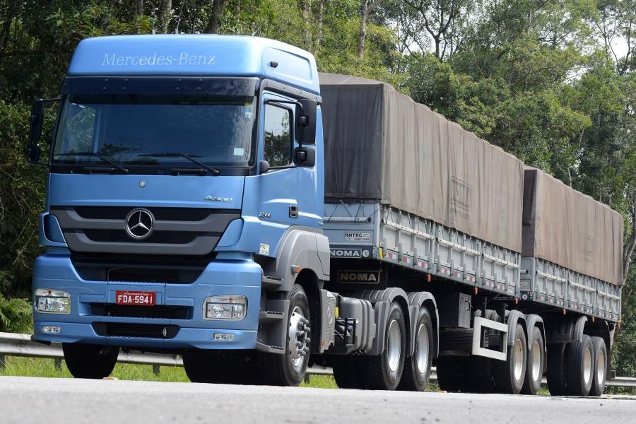  Mercedes-Benz Axor 2644 6x4 2011 года  (BR) (фото 1 из 12)